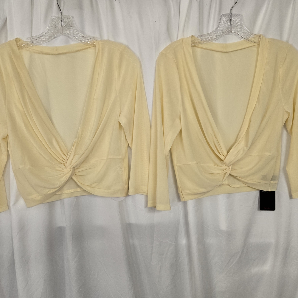 Tanou Cream 3/4 Sleeve Crop with Tie Front Top Size S